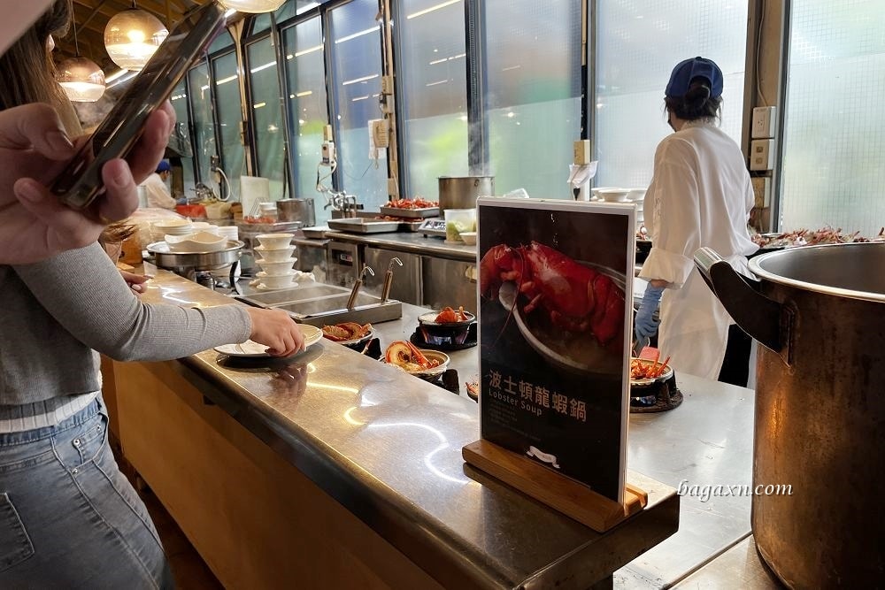 台南住宿│台南大飯店。簡單乾淨，Buffet早餐午餐都還不錯