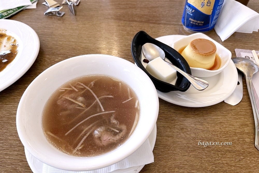 台南住宿│台南大飯店。簡單乾淨，Buffet早餐午餐都還不錯