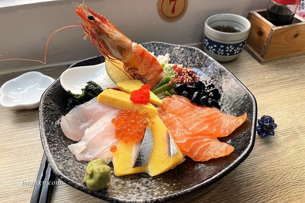 台中北屯│丸億生魚片壽司。市場內的平價日料，內用空間舒適