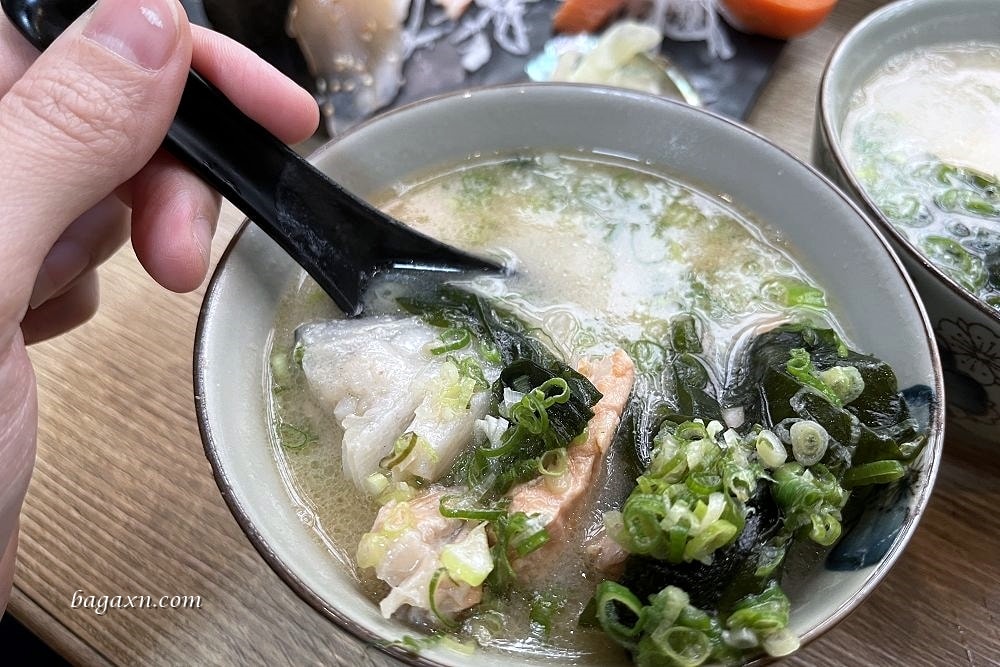 台中北屯│丸億生魚片壽司。市場內的平價日料，內用空間舒適