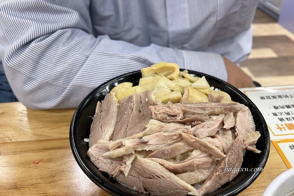 台中南屯│酉金鵝惠文店。鵝肉好吃，小吃店但可以吃得超豐盛