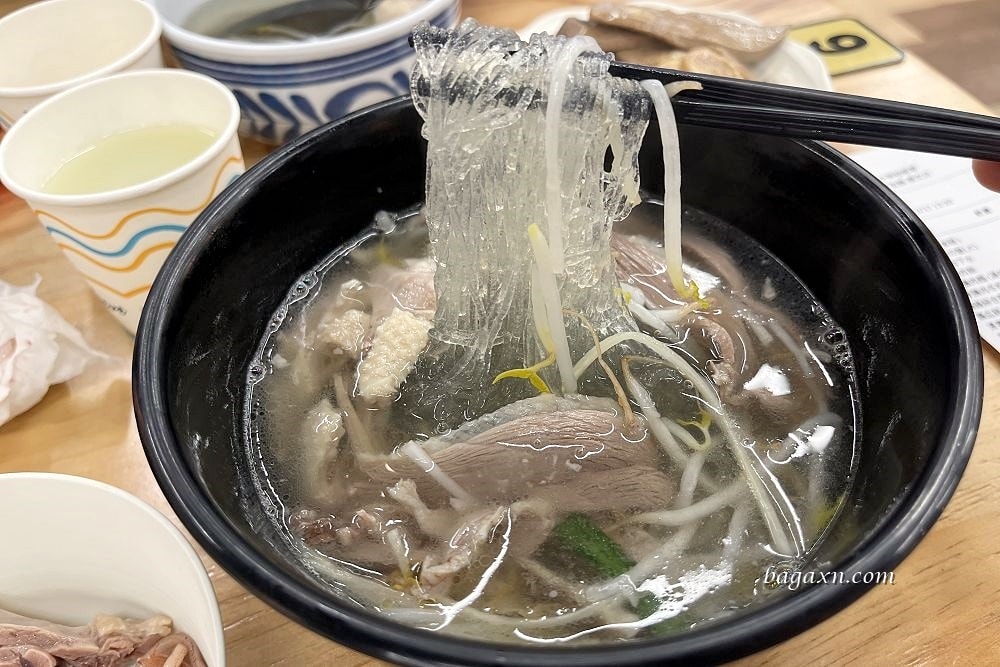 台中南屯│酉金鵝惠文店。鵝肉好吃，小吃店但可以吃得超豐盛
