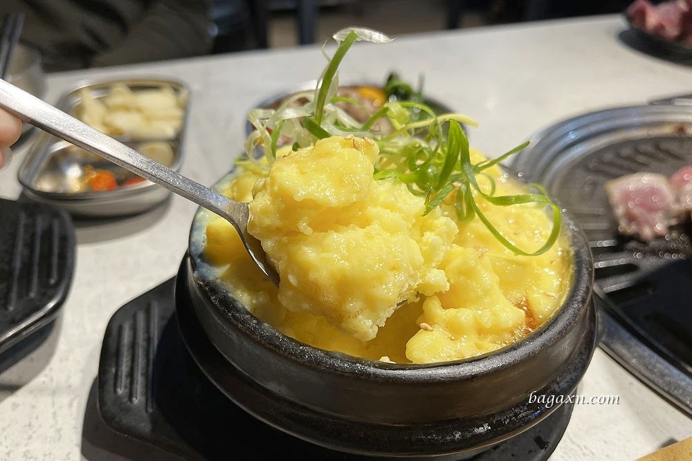 台中北屯│料韓男韓國熟成烤五花肉。桌邊代烤服務好，小菜吃到飽