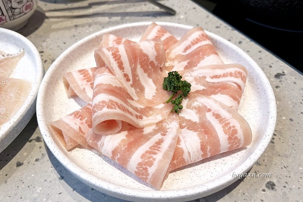 築間酸菜魚台南成大店│酸菜魚個人火鍋，還有自助吧吃到飽