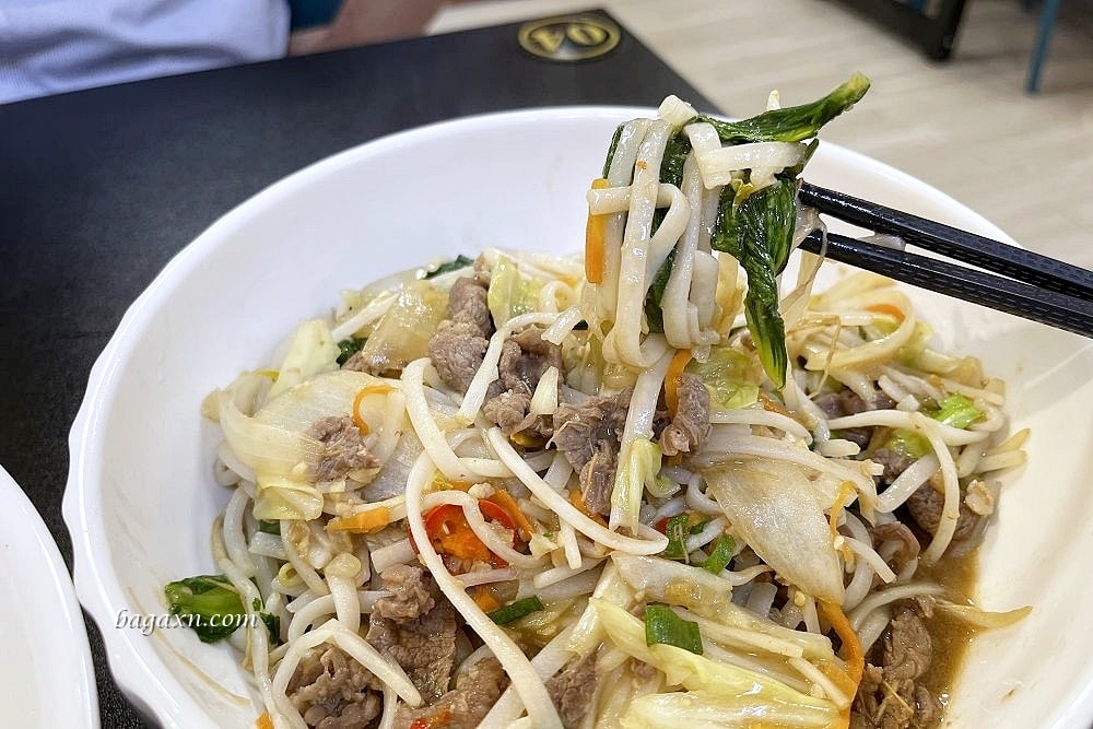 台中南屯│Pho Chic 越南河粉專賣店。河粉清爽可口，越南麵包也很好吃