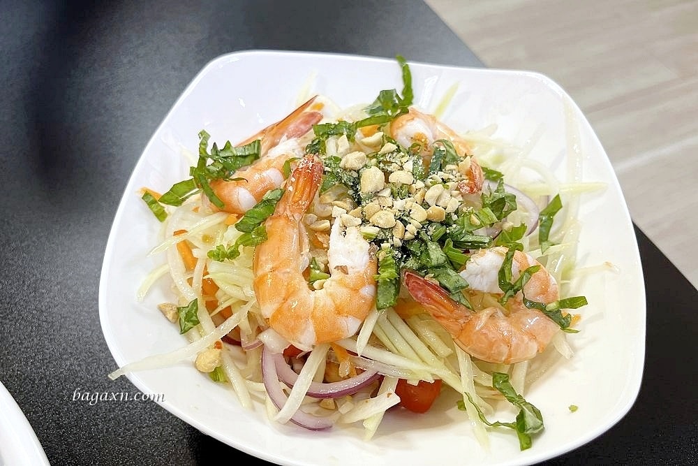 台中南屯│Pho Chic 越南河粉專賣店。河粉清爽可口，越南麵包也很好吃