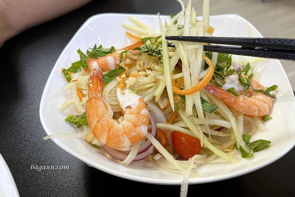 台中南屯│Pho Chic 越南河粉專賣店。河粉清爽可口，越南麵包也很好吃