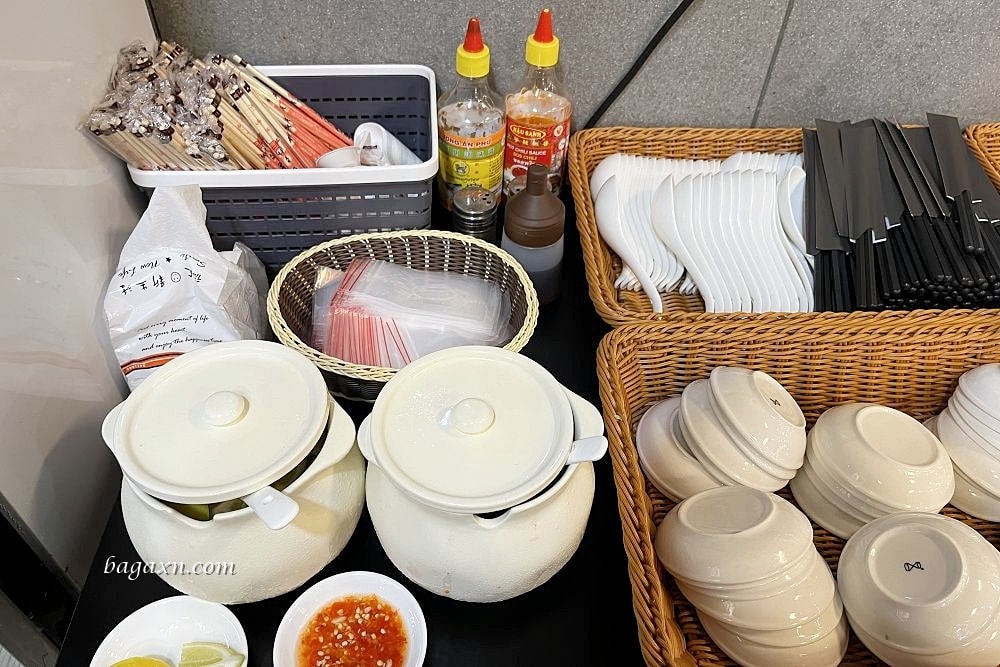 台中南屯│Pho Chic 越南河粉專賣店。河粉清爽可口，越南麵包也很好吃