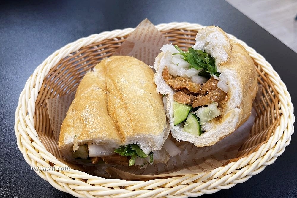 台中南屯│Pho Chic 越南河粉專賣店。河粉清爽可口，越南麵包也很好吃