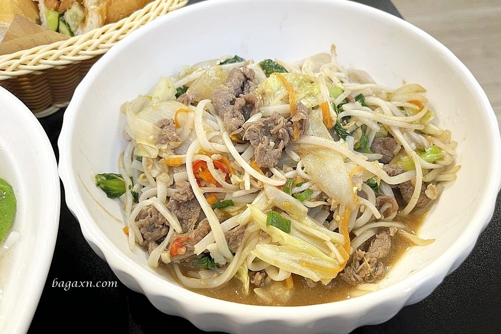 台中南屯│Pho Chic 越南河粉專賣店。河粉清爽可口，越南麵包也很好吃