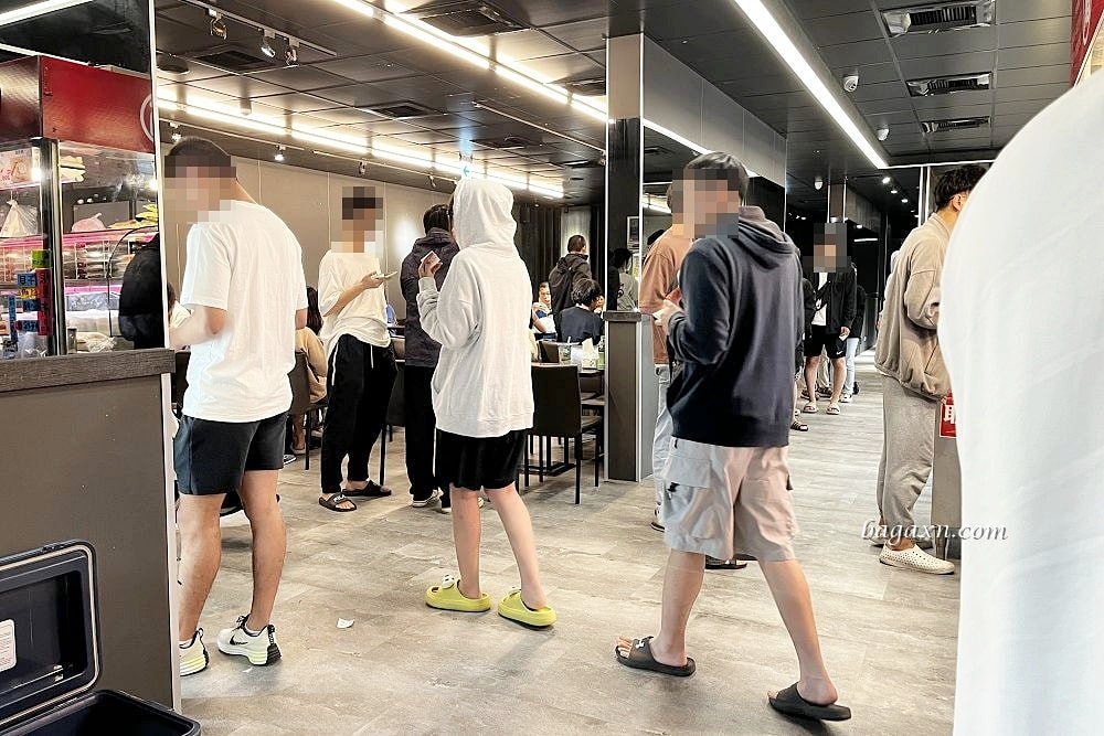 台中西屯│丸南生魚片(河南店)。半夜才吃得到的平價生魚片 - 第5張圖 台中西屯│丸南生魚片(河南店)。半夜才吃得到的平價生魚片