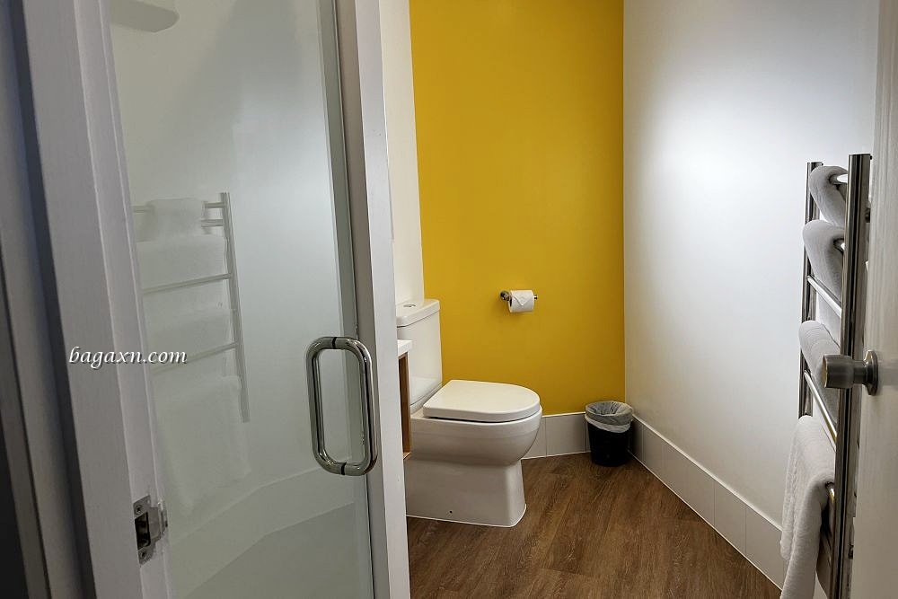 紐西蘭皇后鎮住宿│Blue Peaks Lodge藍峰旅館。距市中心近，廚具一應俱全