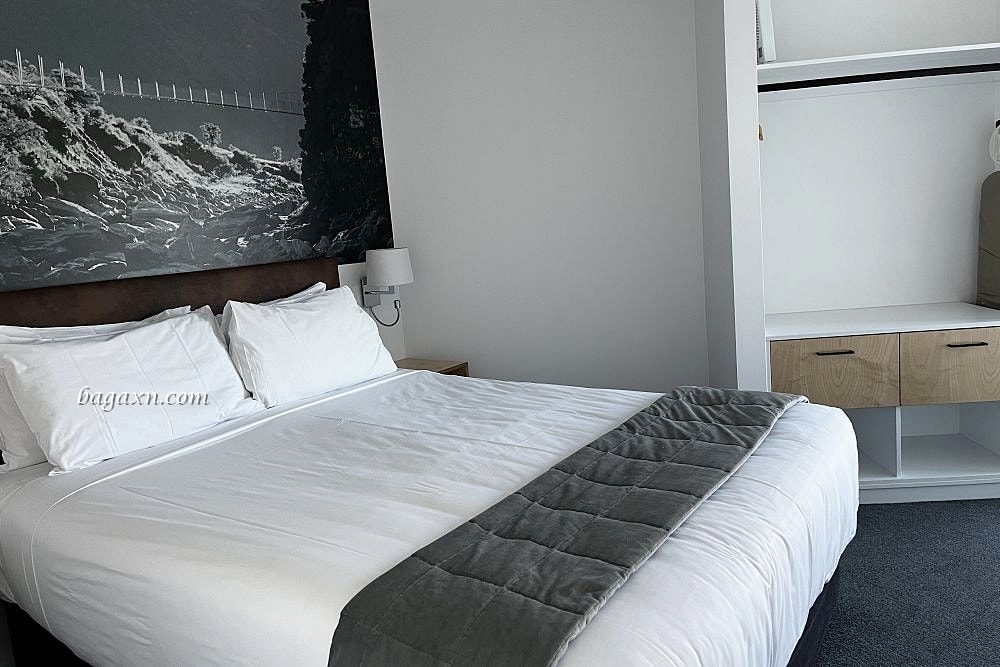 紐西蘭皇后鎮住宿│Blue Peaks Lodge藍峰旅館。距市中心近，廚具一應俱全