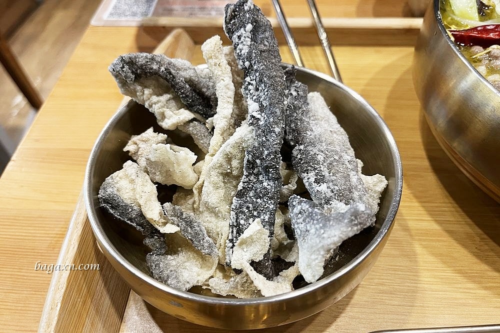 台中西屯│初酸那個魚。酸菜魚個人鍋，還有海鮮蓋飯可以升級