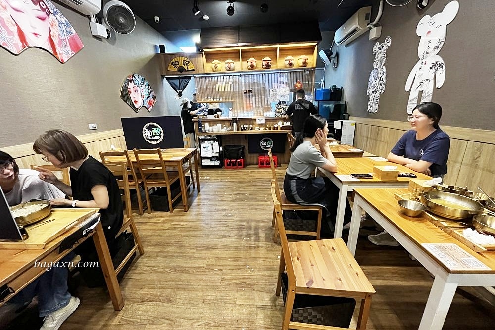 台中西屯│初酸那個魚。酸菜魚個人鍋，還有海鮮蓋飯可以升級