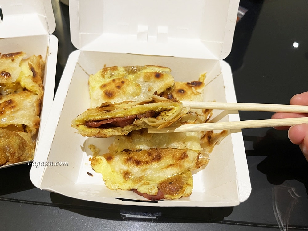 台中粉漿蛋餅│魚吃土手作三文治。粉漿蛋餅不油好吃，脆糖吐司美味特別