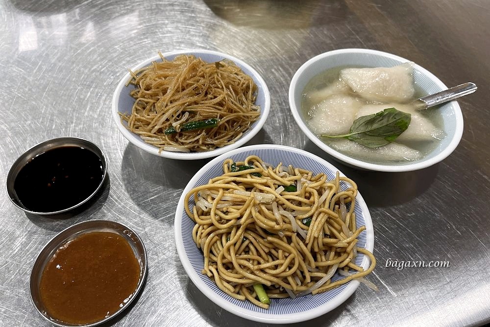 苗栗│阿蘭姊小吃店。在地人推薦,水晶餃炒米粉都不錯 - 第1張圖