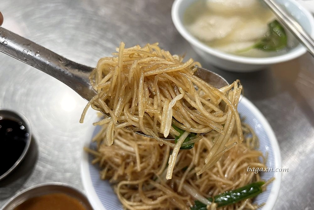 苗栗│阿蘭姊小吃店。在地人推薦,水晶餃炒米粉都不錯 - 第9張圖