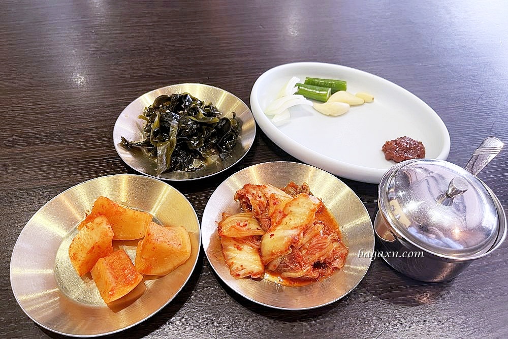 台中南屯│延南家韓式豬肉湯飯雪濃湯。湯飯不錯吃，韓式單點也都蠻有特色