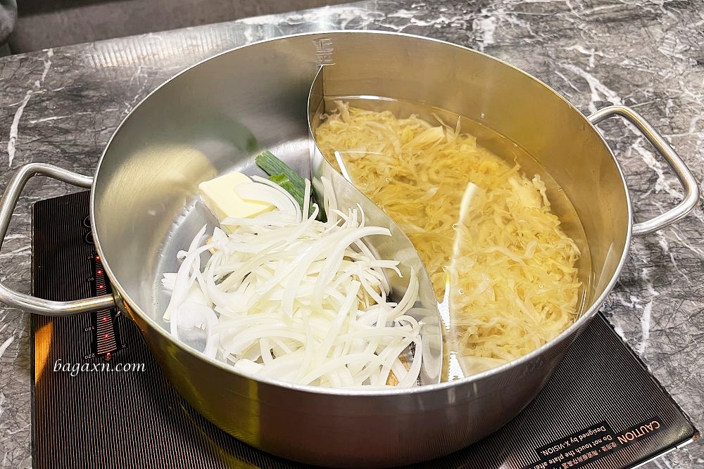 台中西區│新馬辣經典麻辣鍋-台中公益店。整排酒牆任君挑選，比吃肉還爽