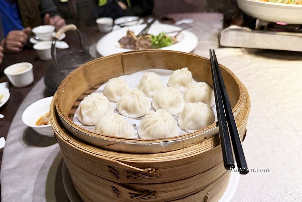 台中南屯│品虹橋滬川美饌旗艦店。小籠包、綠豆餅很好吃