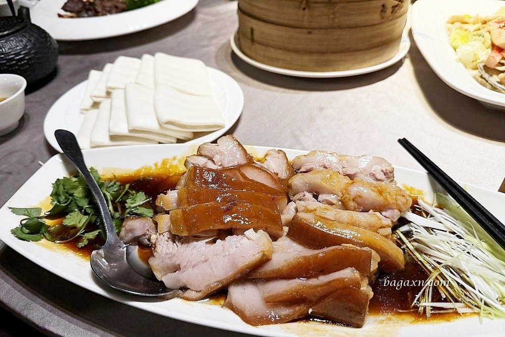 台中南屯│品虹橋滬川美饌旗艦店。小籠包、綠豆餅很好吃