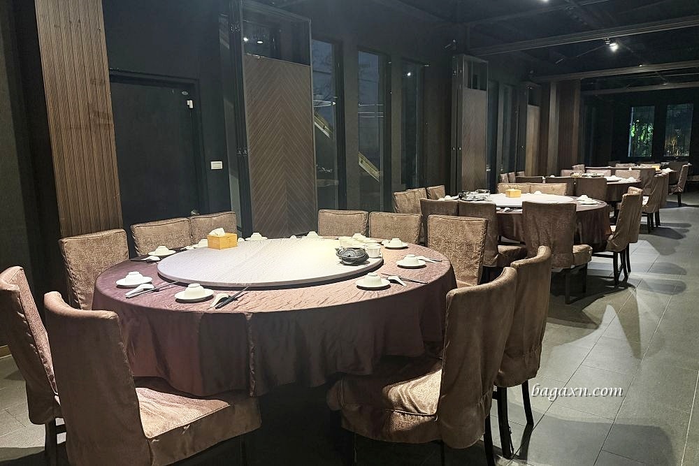 台中南屯│品虹橋滬川美饌旗艦店。小籠包、綠豆餅很好吃