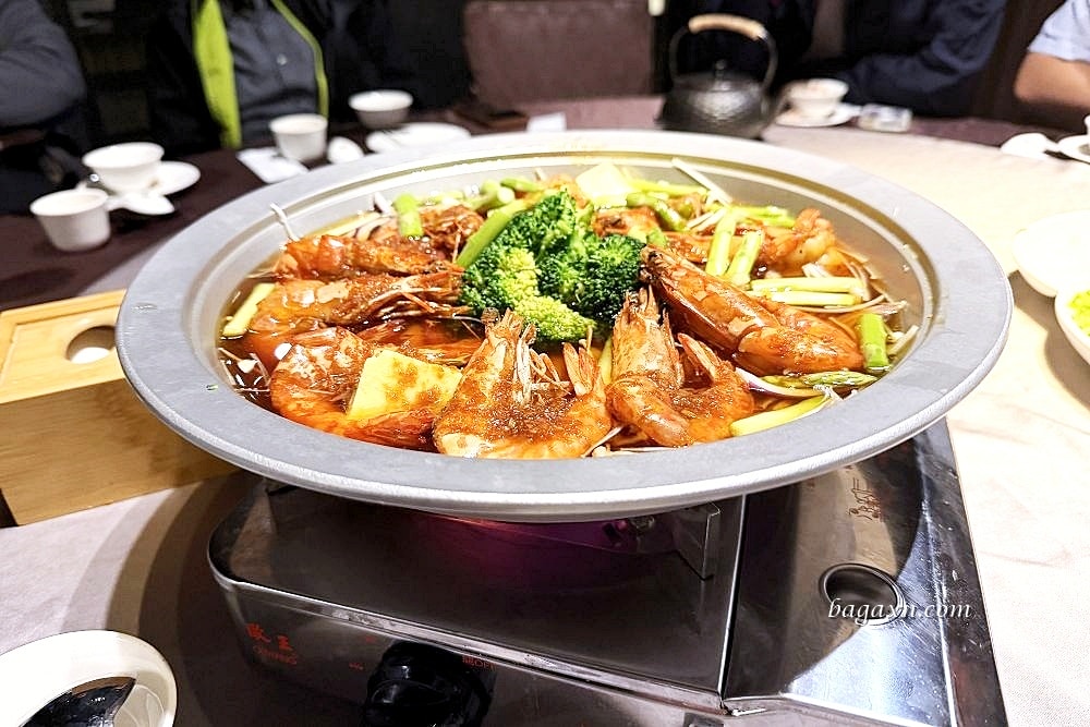 台中南屯│品虹橋滬川美饌旗艦店。小籠包、綠豆餅很好吃