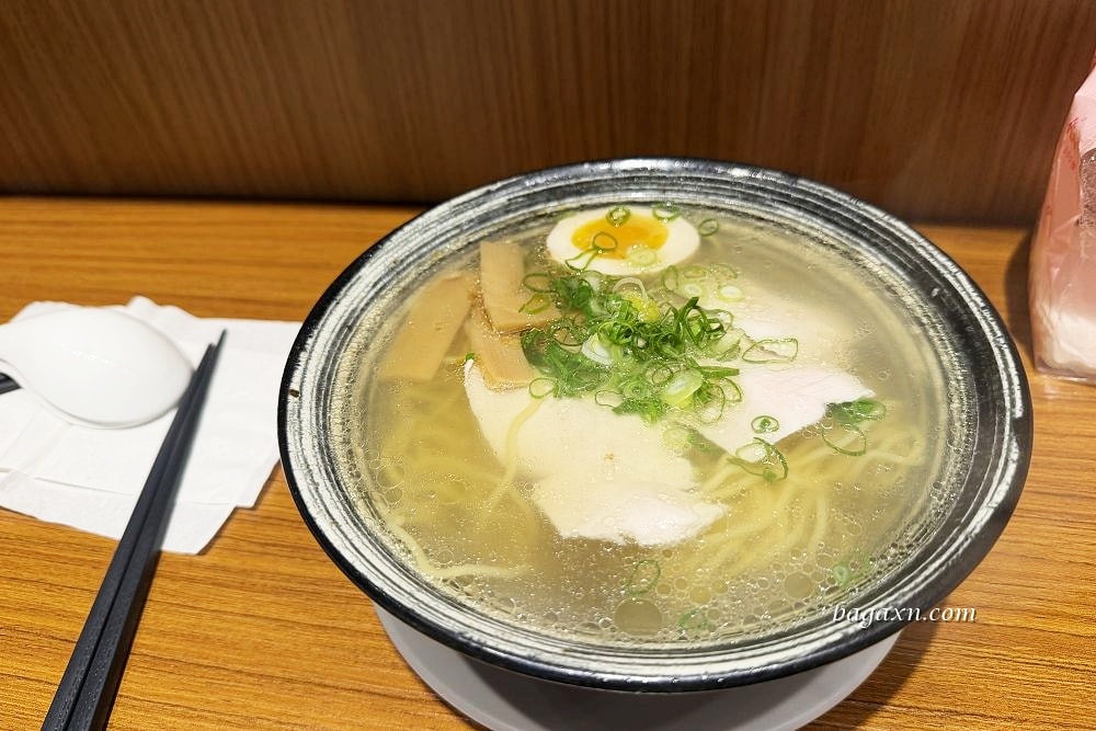 台中西區│升龍軒ラーメン。現場候位但翻桌率很快的好吃拉麵