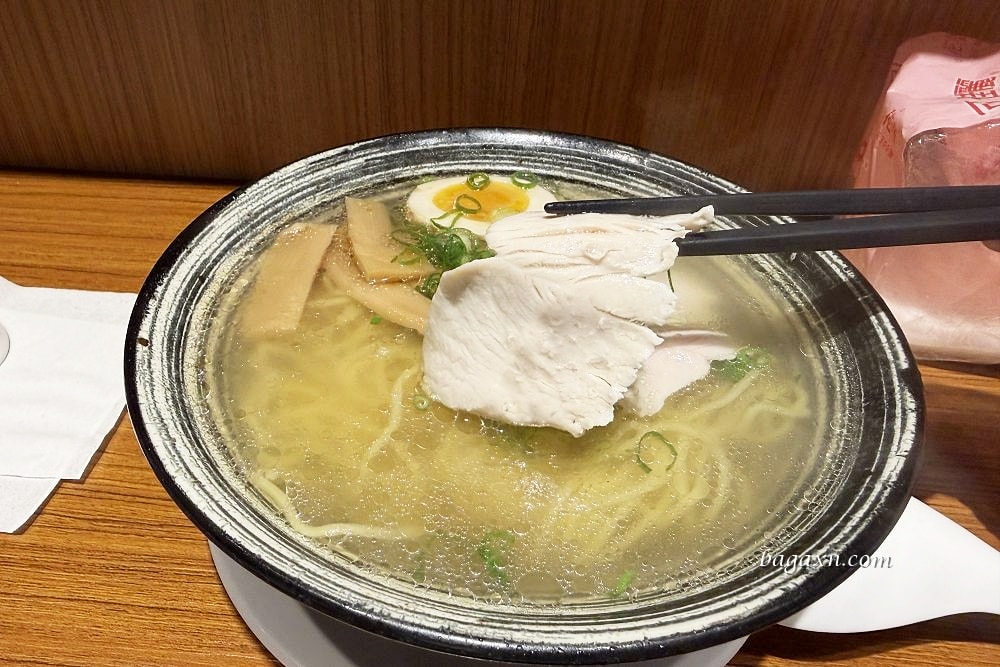 台中西區│升龍軒ラーメン。現場候位但翻桌率很快的好吃拉麵