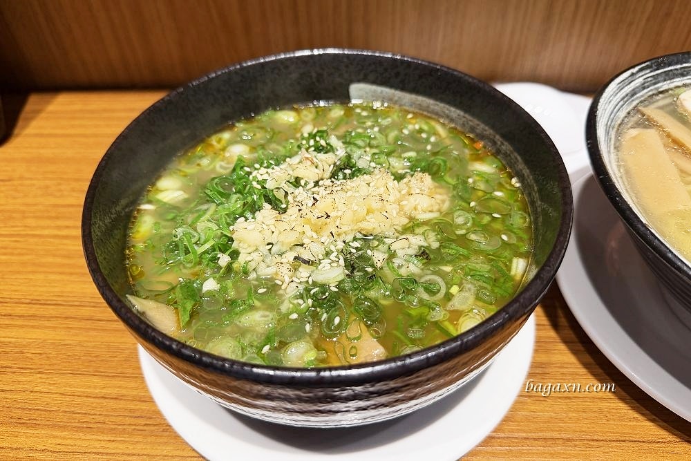 台中西區│升龍軒ラーメン。現場候位但翻桌率很快的好吃拉麵