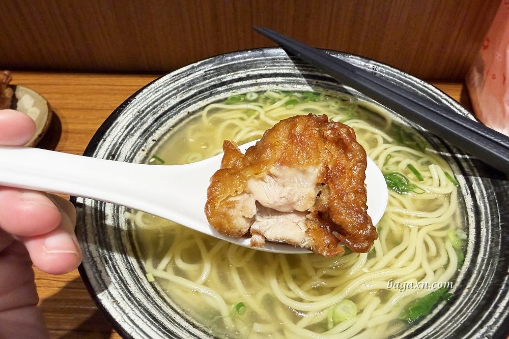 台中西區│升龍軒ラーメン。現場候位但翻桌率很快的好吃拉麵