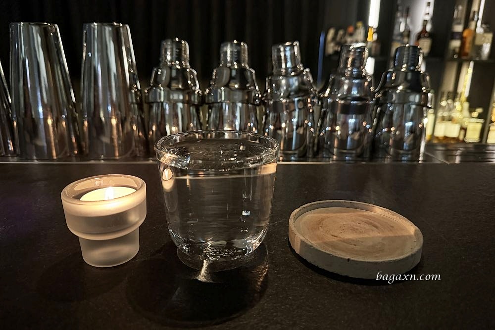 台南中西區│湟色Bar。煙燻鴨胸好好吃，調酒也很棒