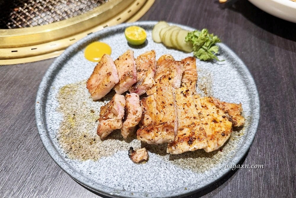 台中燒肉│火火燒肉販賣所 台中公益總店。食材品質不錯，部分食材代烤服務