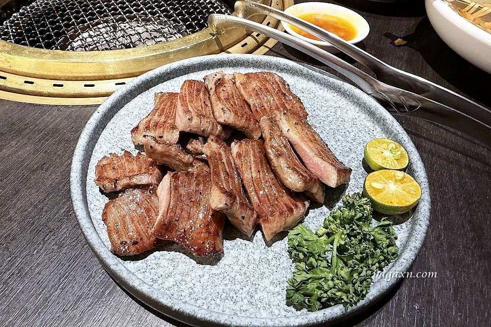 台中燒肉│火火燒肉販賣所 台中公益總店。食材品質不錯，部分食材代烤服務