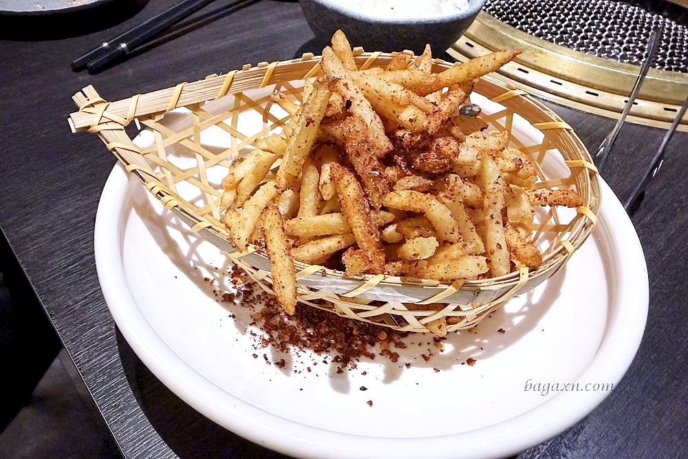 台中燒肉│火火燒肉販賣所 台中公益總店。食材品質不錯，部分食材代烤服務