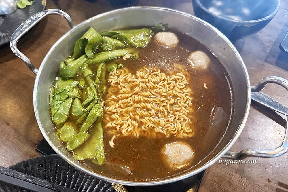 豐原火鍋│惹鍋-台中豐原店。平價火鍋蔬菜buffet吃到飽 - 第10張圖 豐原火鍋│惹鍋-台中豐原店。平價火鍋蔬菜buffet吃到飽
