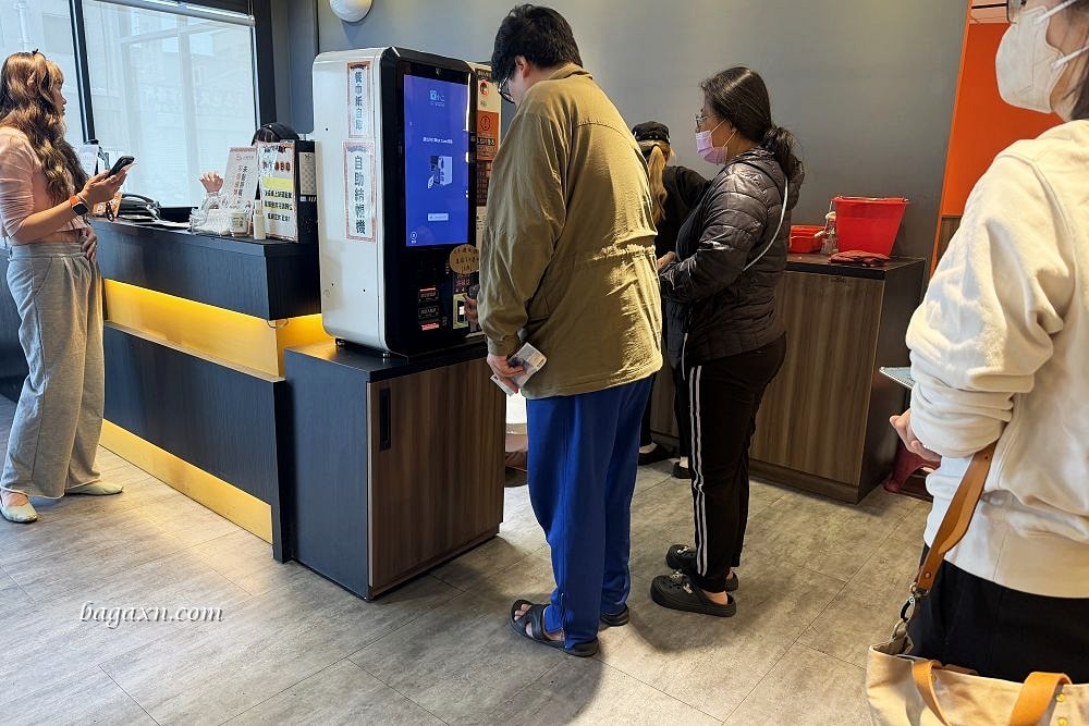 彰化│小時厚牛排-彰化旭光店。有飲料點心Buffet吃到飽還不錯