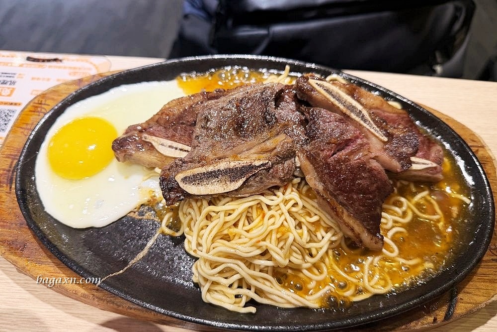 彰化│小時厚牛排-彰化旭光店。有飲料點心Buffet吃到飽還不錯