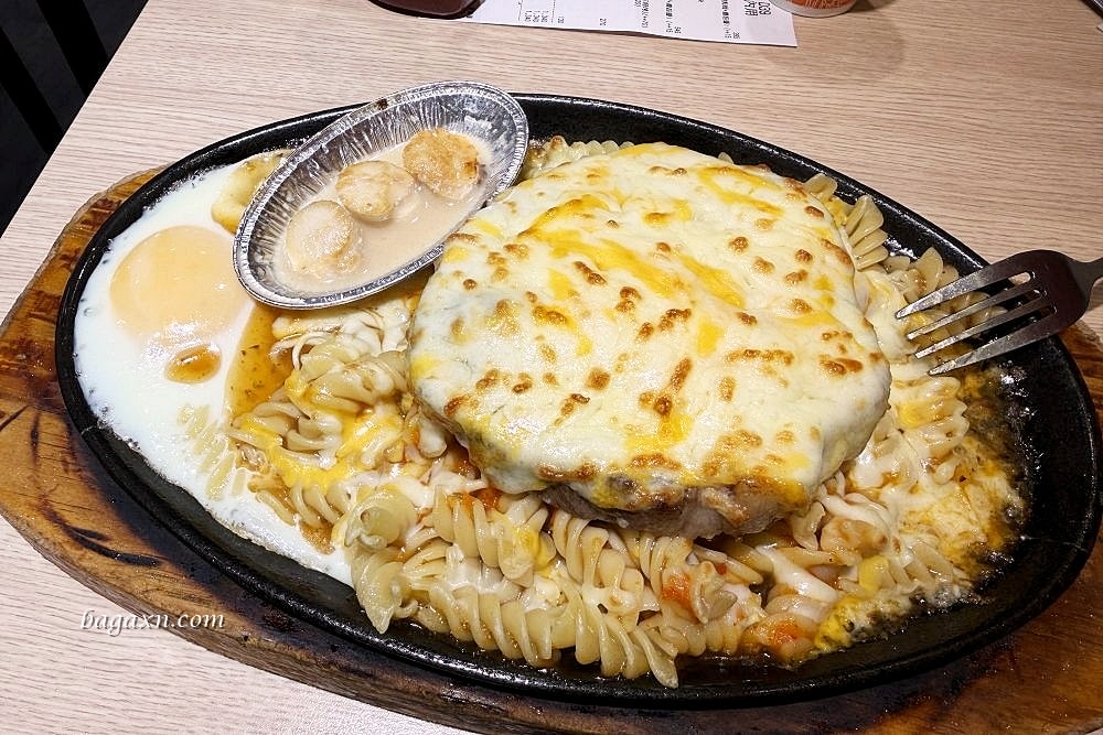 彰化│小時厚牛排-彰化旭光店。有飲料點心Buffet吃到飽還不錯