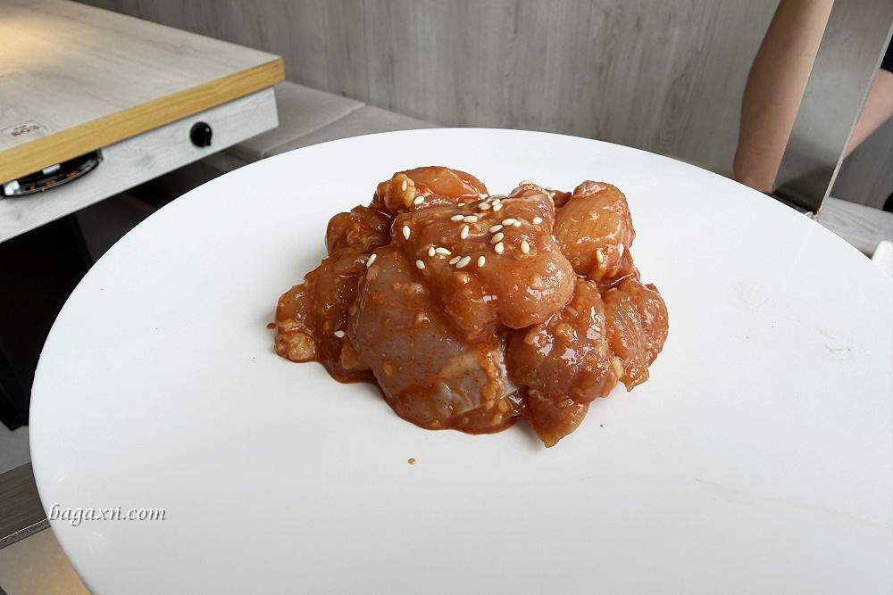 台中南屯│三山燒肉。整體還行，蔬菜盤很特別
