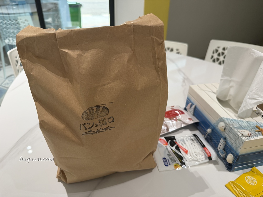 澎湖│海口的麵包。等待是值得的，一定要提前去排隊等候