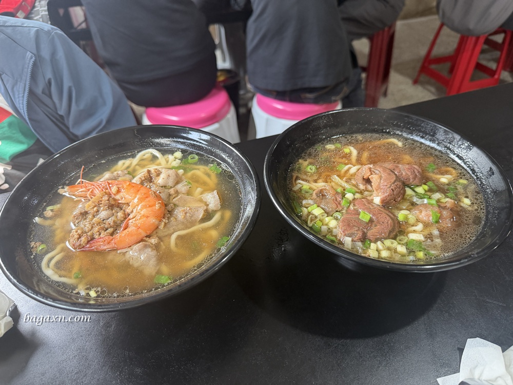 澎湖│美東芳牛肉麵。澎湖水族館的牛肉麵店，口味還行有冷氣