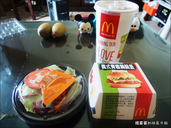 麥當勞-青醬雞腿堡 (2).JPG