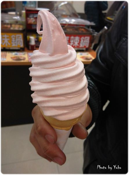 日本福岡草莓霜淇淋 (6).jpg