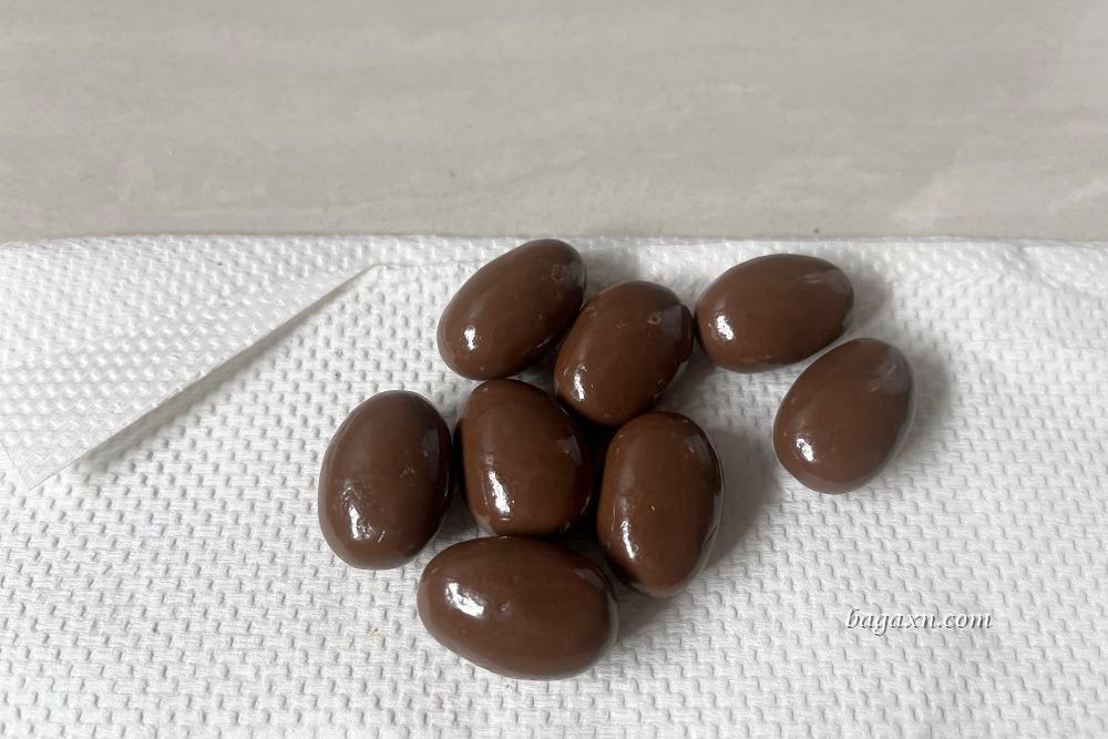 COSTCO巧克力│明治杏仁可可球。巧克力偏甜但杏仁果很唰嘴 - 第8張圖 COSTCO巧克力│明治杏仁可可球。巧克力偏甜但杏仁果很唰嘴