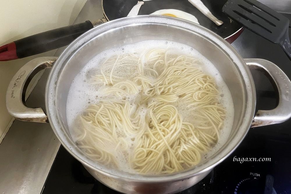 COSTCO│三上食樂燃太郎辣拉麵。乾麵比較有味道,吃小辣以上的人適合 - 第10張圖 COSTCO│三上食樂燃太郎辣拉麵。乾麵比較有味道,吃小辣以上的人適合