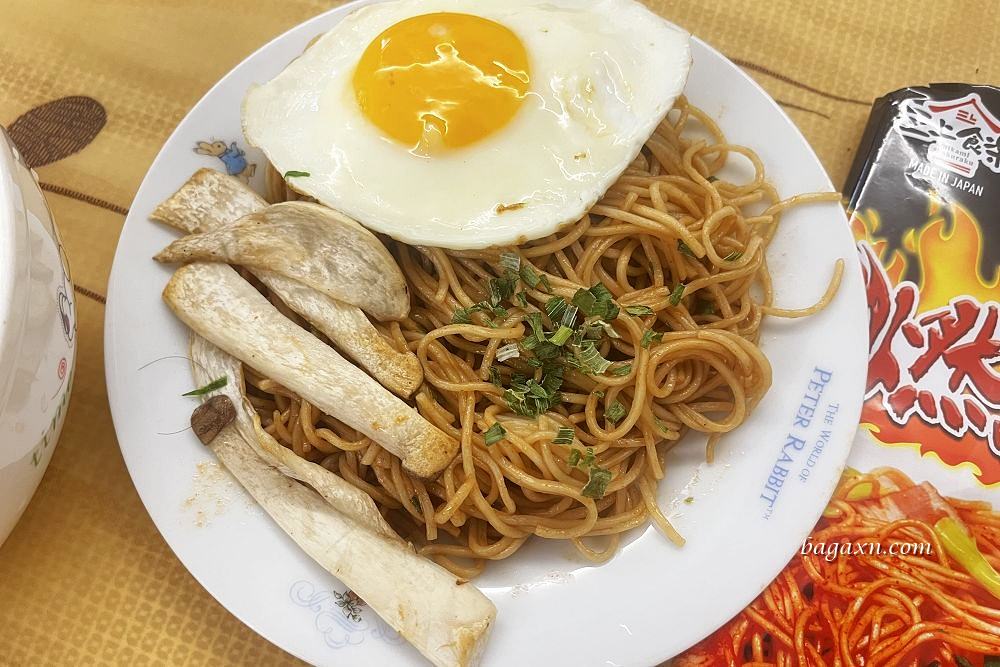 COSTCO│三上食樂燃太郎辣拉麵。乾麵比較有味道,吃小辣以上的人適合 - 第15張圖 COSTCO│三上食樂燃太郎辣拉麵。乾麵比較有味道,吃小辣以上的人適合