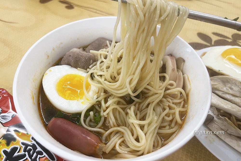 COSTCO│三上食樂燃太郎辣拉麵。乾麵比較有味道,吃小辣以上的人適合 - 第18張圖 COSTCO│三上食樂燃太郎辣拉麵。乾麵比較有味道,吃小辣以上的人適合