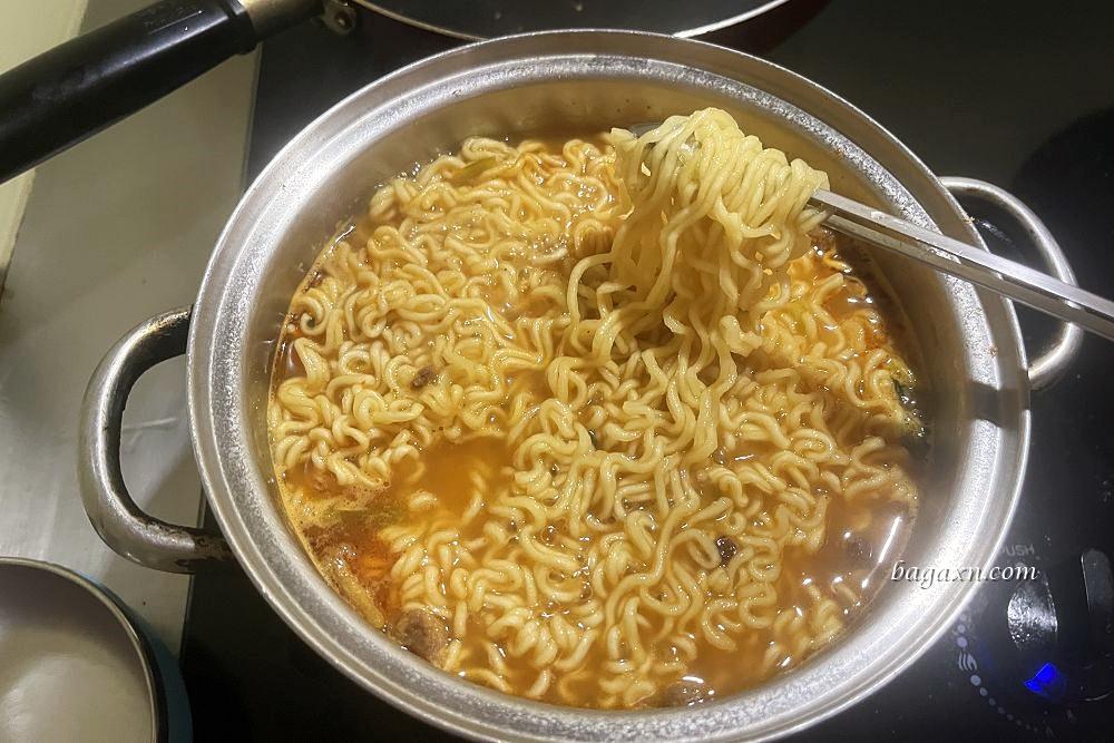 COSTCO│不倒翁金螃蟹海鮮風味拉麵/農辛辛拉麵/安城湯麵 - 第14張圖 COSTCO│不倒翁金螃蟹海鮮風味拉麵/農辛辛拉麵/安城湯麵